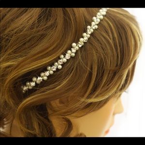 ✨ White pearl & silver wedding headband ✨